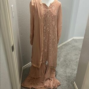 Shalwar kameez  Peach georgette Embroidered  with Duppatta size S